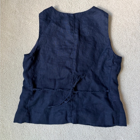 J. Crew Crewneck navy vest in linen, size 2 - Picture 2 of 4